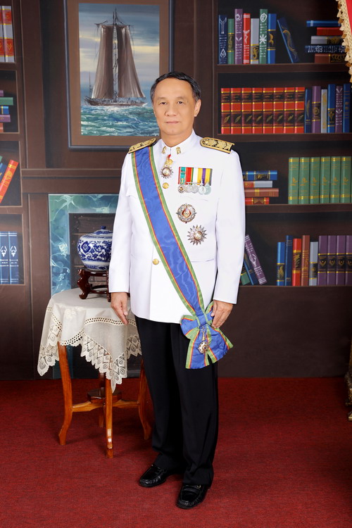 ศาสตร์ตราจารย์ กน  โตสุรัตน์